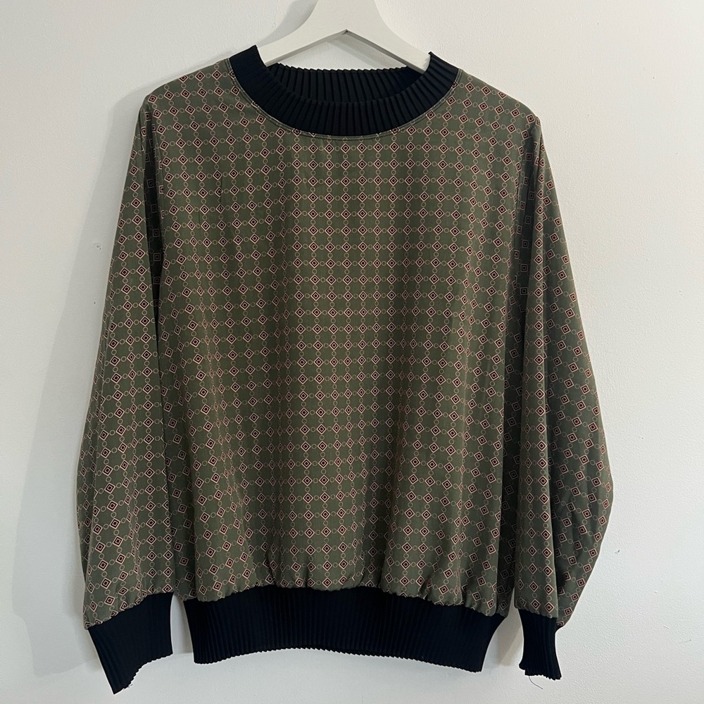 Women’s Patterned Top